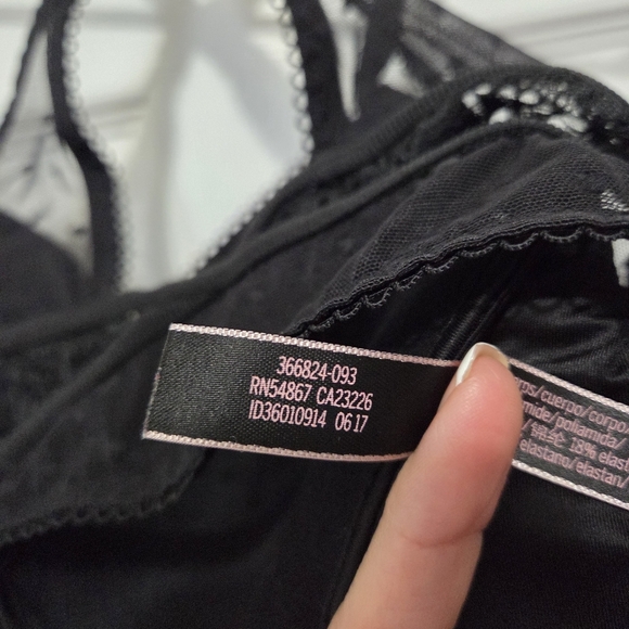 Victoria Secret No Wire Padded Demi Pullover Lace Racerback Black Bra Size Large - Picture 6 of 8